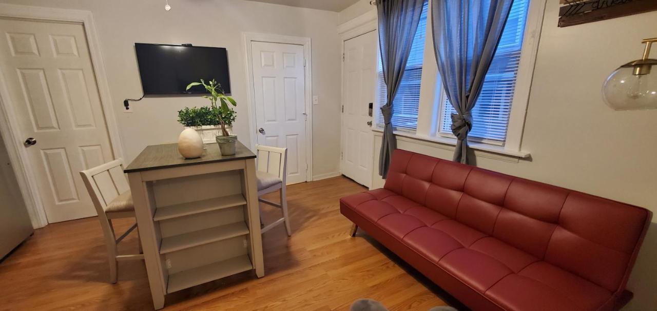 Cozy 1 Bedroom, 1 Min From Irving Park Blue Line, Free Parking Chicago Exterior foto