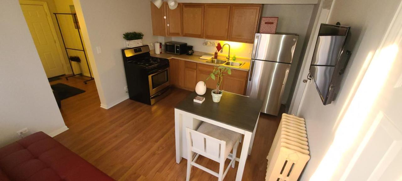 Cozy 1 Bedroom, 1 Min From Irving Park Blue Line, Free Parking Chicago Exterior foto