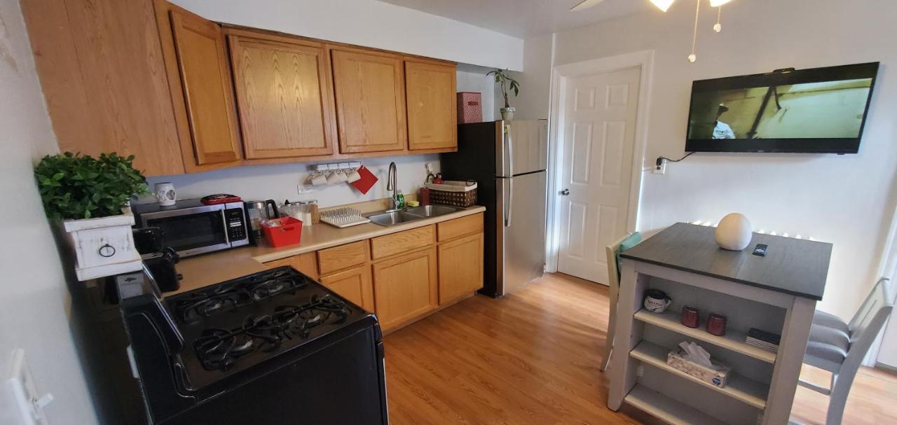 Cozy 1 Bedroom, 1 Min From Irving Park Blue Line, Free Parking Chicago Exterior foto