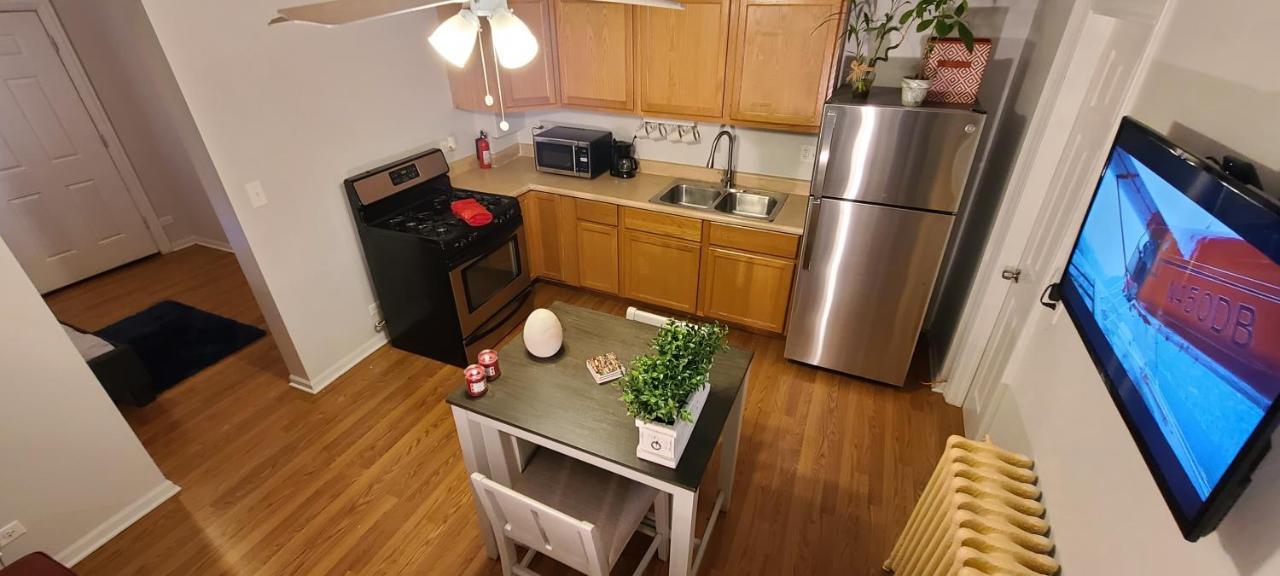 Cozy 1 Bedroom, 1 Min From Irving Park Blue Line, Free Parking Chicago Exterior foto