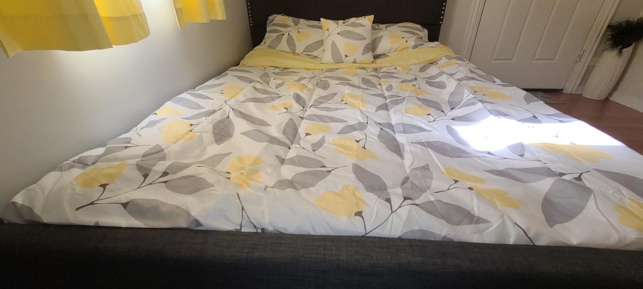 Cozy 1 Bedroom, 1 Min From Irving Park Blue Line, Free Parking Chicago Exterior foto