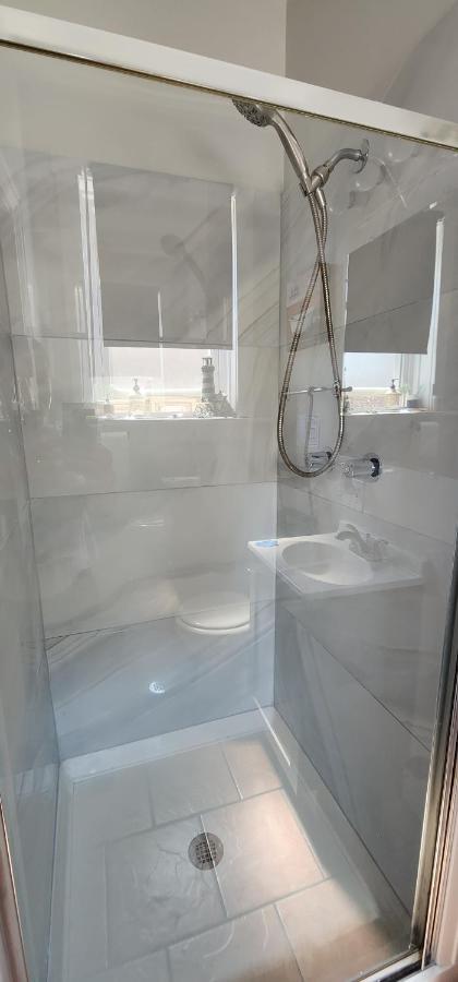 Cozy 1 Bedroom, 1 Min From Irving Park Blue Line, Free Parking Chicago Exterior foto